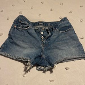 Express boyfriend midi shorts